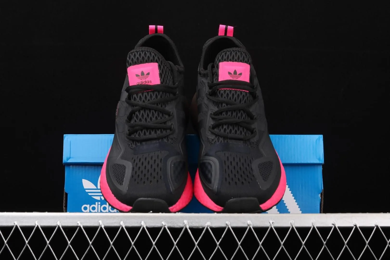 adidasWMNS ZX 2K Boost - Core Black/Shock Pink