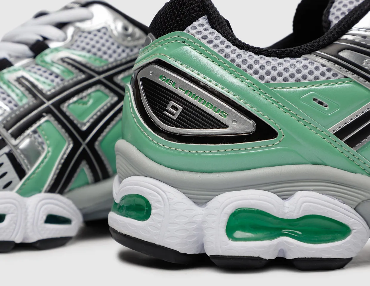 ASICS Women's Gel-Nimbus 9 White / Bamboo