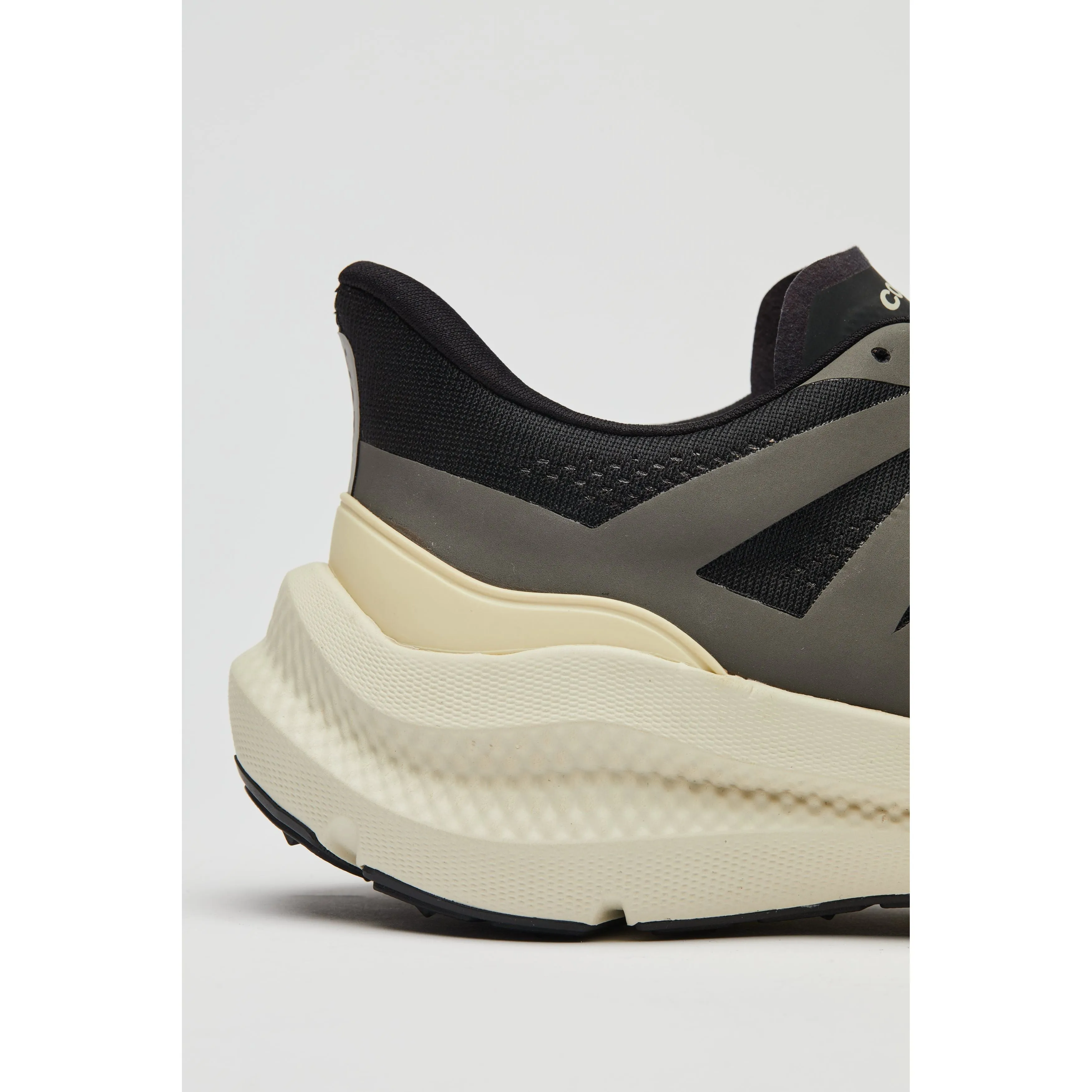 Veja Men's Condor 3 Engineered Mesh in Black Calcaire