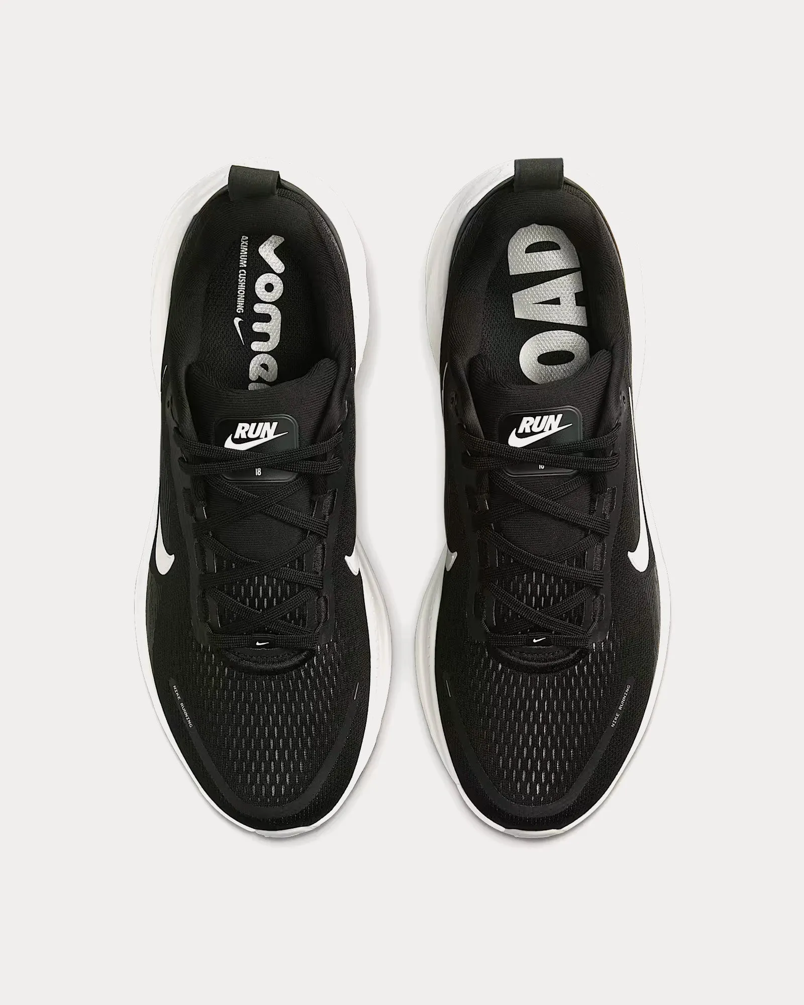 Vomero 18 Black / Coconut Milk / Light Iron Ore / Summit White Running Shoes